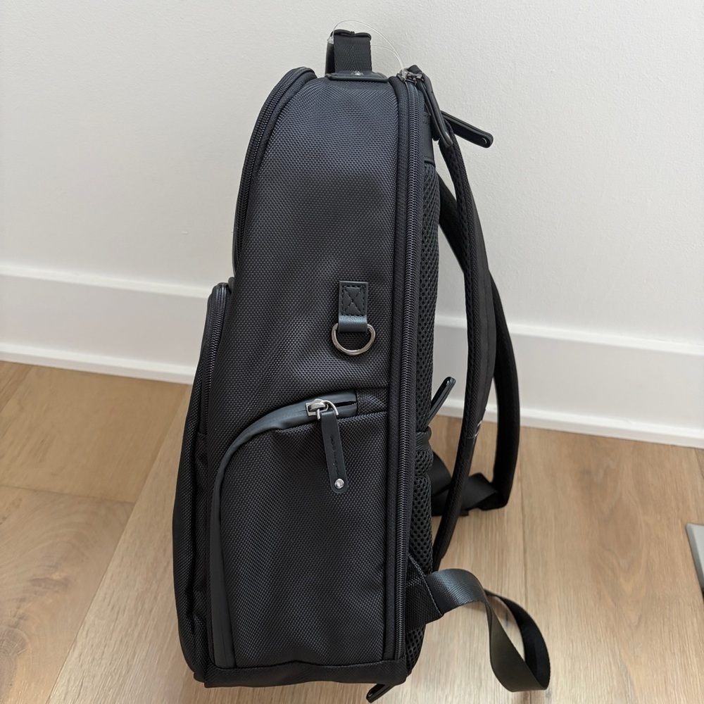 Robert Graham Cache L Series Backpack Black Laptop Travel Bag NWT MSRP $228 - Picture 2 of 9